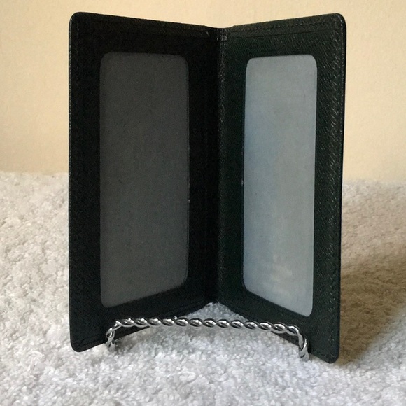 Louis Vuitton "Porte Cartes" Bifold Card Holder in Green Taiga Leather - Picture 5 of 7